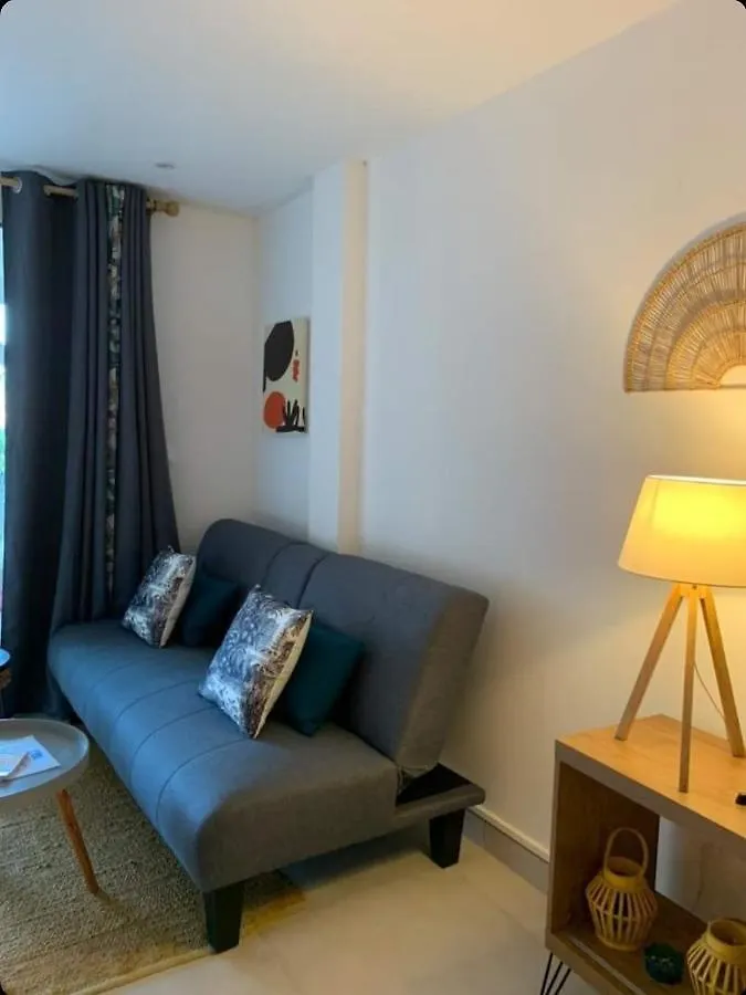 Studio Cosi, Jardin Prive, Vue Magique Depuis Piscine A Debordement De La Residence ル・ディアマン 0*,